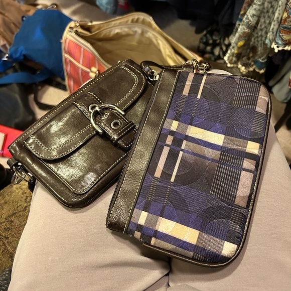 P005 2 Coach wristlet bundle - Picture 1 of 3